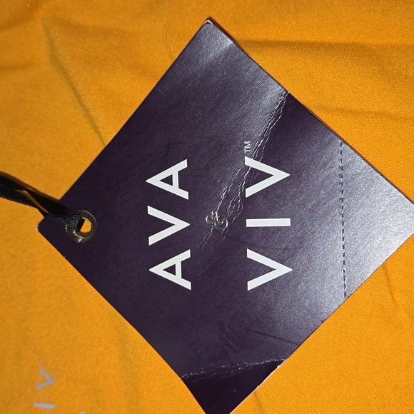 Women's Slim Fit Cinched Short Sleeve Sweetheart Neck Top | Ava & Viv | 2X - Picture 11 of 12